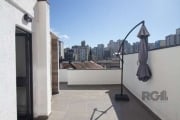 Impecável cobertura, totalmente reformada e semi mobiliadana Cidade baixa, 1 dormitório com armários sob medida, com 100,19 m² de area útil, living amplo para 2 ambientes, distribuído em  sala de jant