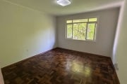 Apartamento JK para venda no bairro Menino Deus.&lt;BR&gt;&lt;BR&gt;Imóvel com 33m², no quarto andar, 1 dormitório/sala, cozinha com balcão, piso parquet, bem arejado e silencioso.&lt;BR&gt;&lt;BR&gt;