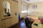 APARTAMENTO 2 DORMITÓRIOS A VENDA NO BAIRRO MENINO DEUS PROXIMO AV AZENHA.&lt;BR&gt;Apartamento 2 dormitórios no bairro Menino Deus, rua Marcílio Dias. Living dois ambientes, circulação, cozinha, área