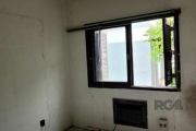 Apartamento amplo com um dormitório no bairro Rio Branco  em Porto Alegre. &lt;BR&gt;&lt;BR&gt;Este imóvel oferece espaço e conforto em uma planta bem distribuída, com dois quartos arejados e um banhe