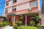 Apartamento com sala espaçosa, cozinha com pia de alvenaria, banheiro, 02 dormitórios, área de serviço separada.&lt;BR&gt;De frente, bem ensolarado e ventilado.&lt;BR&gt;Excelente localização, proximo