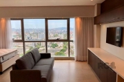 Excelente apartamento com 46,77m² de área privativa composto por 1 dormitório, amplo living integrado com a cozinha e área de serviço, banheiro social e 1 vaga de garagem escriturada. Está situado no 