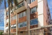 Apartamento semimobiliado no bairro Menino Deus em Porto Alegre. Totalmente reformado, oferece uma integração harmoniosa entre sala de estar, sala de jantar e cozinha, ideal para convivência. Cozinha 