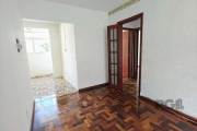 Apartamento à venda em Porto Alegre no bairro Jardim Itú, 3 dormitórios, cozinha com área de serviço integrada, living 2 ambientes, banheiro social e 1 vaga de garagem rotativa.&lt;BR&gt;Condomínio be