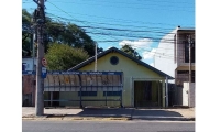 Oportunidade imperdível para investidores e empresários! Casa Comercial à venda no coração do Centro de Viamão, Rio Grande do Sul. Com localização estratégica na Rua Bento Gonçalves, essa propriedade 