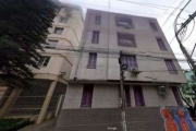 Apartamento de 3 dormitórios, 1 banheiro, amplo living, cozinha espaçosa, próximo a todos comércios e facilidades do bairro. Não possui vaga de garagem e elevador.