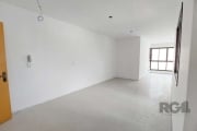 Apartamento estilo Studio/Loft &lt;BR&gt;&lt;BR&gt;Excelente imóvel de 46m² privativos, conta com 01 dormitório espaçoso, cozinha e 01 banheiro, possibilidade de vaga coberta para seu carro.&lt;BR&gt;