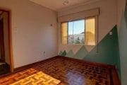 Apartamento de três quartos, suíte e sacada no bairro São João, junto ao Floresta em Porto Alegre.&lt;BR&gt;&lt;BR&gt;Apartamento de 3 dormitórios com sacada no bairro São João em Porto Alegre&lt;BR&g