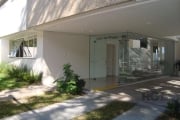 Apartamento novo, 2º andar de frente, com dois dormitórios, sendo uma suíte, opção para a segunda suíte, living dois ambientes, cozinha americana, banho social, duas vagas de garagem. Condomínio com e