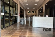 Berté Aluga Sala comercial na Av Teresopolis.&lt;BR&gt;&lt;BR&gt;Sala em predio comercial com ante sala, ótimo para sala de espera ou recepção, logo uma sala ampla com ar condicionado, 01 banheiro.&lt