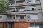 Apartamento de 2 dormitórios com vaga coberta , bairro Petrópolis em Porto Alegre/RS&lt;BR&gt;&lt;BR&gt;São dois dormitórios em apartamento reformado, em prédio com poucos moradores, no terceiro pavim