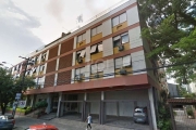 Lindo apto na Clemenciano Barnasque esquina com a Av. Teresópolis, amplo com aproximadamente 85m², com 02 dormitórios, sala, cozinha, área de serviço, banheiro. Prédio com gás central, elevador, salão