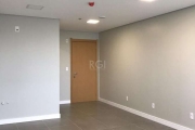 Vende-se linda sala comercial impecável em andar alto completa em porcelanato, dois ar condicionados e lavabo.&lt;BR&gt;Livre utilização, com estacionamento rotativo. Localizado próximo ao Instituto d