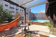 Excelente cobertura duplex no Mon't Serrat, com 230m² privativos, de 3 dormitórios, terraço com piscina e 2 vagas. Possui living amplo, sacada fechada e com web space, sala de jantar, 3 dormitórios se