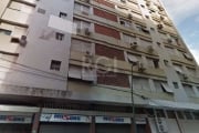 Apartamento de três dormitórios, suíte e uma vaga de garagem no Centro Histórico de Porto Alegre. &lt;BR&gt;Living para dois ambientes, banheiro social, copa, cozinha, área de serviço, dependência de 