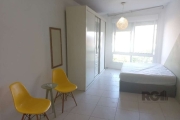 Descubra este charmoso apartamento no coração da Cidade Baixa, Porto Alegre! Com uma localização privilegiada na Rua Lopo Gonçalves, você estará perto de diversos pontos comerciais, bares, restaurante