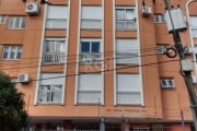 Apartamento 2 dormitórios, com 1 vaga de garagem. &lt;BR&gt;Ampla sala com esquadria do piso ao teto, persiana e piso laminado. Cozinha com passa pratos em granito, 2 janelas, pintura nova, com acesso