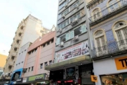 Ótima sala comercial de fundos, com 55m² , composta por recepção, duas salas e banheiro. Edifício com portaria 12hrs e elevador. Bem localizada no centro de Porto Alegre, entre as Ruas Mal Floriano Pe