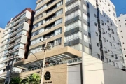 Apartamento com três (3) dormitórios, duas (2) suítes  , duas (2) vagas de garagens  e  depósito  junto à praça Tiarajú no   bairro Centro em Capão  da Canoa. &lt;BR&gt;Apartamento mobiliado  em andar