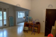 Apartamento à venda em Higienópolis, com 154 metros, 3 quartos com Armários, Sala Ampla, 2 banheiros, Dependência de Empregada,  1 vaga de garagem.