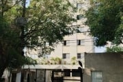 Apartamento a venda com 2 dormitorios, sala , cozinha , banheiro, área de serviço com 70 m² com vaga de garagem coberta reformado .