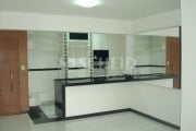 Apartamento à venda no Jardim Marajoara, com três dormitórios 82 m² útil.