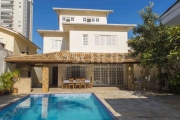 Linda casa ampla com Piscina e area de churrasqueira, Aquecimento solar em um bairro Nobre de SP.