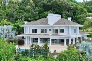 Casa Moderna de Alto Padrão em Condomínio Fechado, no bairro Pantanal.