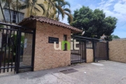 Apartamento com 2 dormitórios à venda, 55 m² por R$ 180.000 - Caramujo - Niterói/RJ