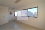 Sala Comercial com 30m² com sala e recepção 2 banheiros e uma vaga próximo ao Metrô Santa Cruz