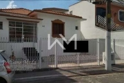 Linda Casa a Venda de 200m² com 2 suítes, 3 vagas, Ótima Localizacão , ao lado da Padaria  Paris em