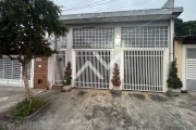 Casa Comercial à venda com 6 salas e 2 vagas cobertas de garagem, 188m² por apenas R$750.000,00 em