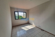 Apartamento na Boa Vista, com 2 dormitórios (1 suíte), vaga coberta e portaria.