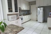 Apartamento à venda no Ed. Caravelas, 149m² com 5 quartos (sendo 1 suíte) 1 vaga de garagem, Centro