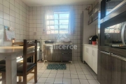 Apartamento com 3 dormitórios em Areais