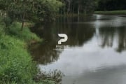 ÁREA DE CAMPO EM FRENTE A UM LAGO EM CARAPEVA - PRÓXIMO DE SãO LUIZ DO PARAITINGA