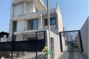 Sobrado a venda com 3 quartos no Pinheirinho R$920.000,00