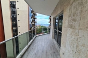 Excelente Apartamento à Venda todo Reformado em Copacabana Andar Alto de 185m² com Sala Ampla 4 Quartos Sendo 2 Suítes Varanda 4 Vagas de Garagem