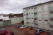 Lindo apartamento de 2 dormitórios, 3° andar, bem ensolarado, sala, cozinha, área de serviço, banheiro social. Diversas linhas de ônibus e lotação. Ótima localização, próximo ao Zaffari da Cavalhada. 