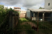 Ótimo terreno no bairro Hípica, medindo 10 x 30, totalizando 300 m², com uma casa de 2 dormitórios no terreno. Próximo a todos os recursos. Agende sua visita e venha conferir!