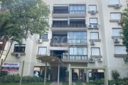 Em privilegiada localização, na Rua Germano Petersen Junior, Bairro Auxiliadora, excelente apartamento, 3 dormitórios sendo 1 suíte, living 03 ambientes com sacada, cozinha montada, dependência de emp