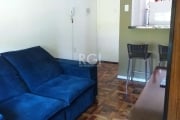 Apartamento 01 dormitório, sala, cozinha, banheiro , área de serviço e vaga no Cristal, Porto Alegre/RS a 5 minutos do Barra Shopping.      &lt;BR&gt; A cozinha está com pia e armários, banheiro com b