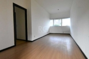 - SALA COMERCIAL - Imóvel com 38,06 m² , dividida em 2 ambientes e 1 lavabo, posição de frente, piso laminado, 3 andar (4 pavimento) com elevadores, 1 vaga de box provativa N. 72 ( o valor do box é se