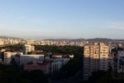 Apartamento jk todo reformado no centro de porto alegre, cozinha e quarto separados, 12ºandar, com vista panorâmica incrível. Próximo da ufrgs, santa casa e cidade baixa, com todos os recursos que bai