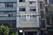 APARTAMENTO JK NO CENTRO HISTÓRICO EM PORTO ALEGRE. Excelente oportunidade, ótimo apartamento JK ,  na André da Rocha, todo em piso frio, com fogão, geladeira  e mesa. Banheiro c/ tanque e iluminação 