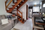 Excelente casa em condomínio na zona sul de Porto Alegre.&lt;BR&gt;&lt;BR&gt;São 2D,  living com sala de estar e jantar, cozinha americana, lavanderia independente, lavabo , banheiro social,  pátio co