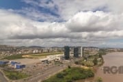 Libertas Imóveis aluga sala comercial no empreendimento Pontal do Estaleiro no bairro Praia de belas. Imóvel NOVO com aproximadamente 30m², andar alto com vista panoramica ao Rio Guaíba, banheiro soci