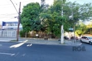 OPORTUNIDADE PARA NEGÓCIO - TERRENO DE ESQUINA AO LADO DA CAIXA!      &lt;BR&gt;&lt;BR&gt;Terreno de esquina, na Av dr Carlos barbosa, com a rua Oscar Schneider, com 11 metros de frente por 33 metros 