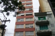 TRIPLEX NA CEL GENUÍNO - CÓD.RP387135&lt;BR&gt;Ótima oportunidade de compra! Cobertura à venda no Edifício Marcelo, localizado no Centro Histórico de Porto Alegre. Esse imóvel conta com 1 dormitório, 