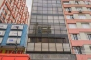 Ótimo conjunto comercial, cobertura duplex, no Centro, com 396m² privativos, andar alto, ótima vista. Possui sala de recepção, sala de espera, 7 amplas salas, cozinha, 4 banheiros, sala de reuniões. N